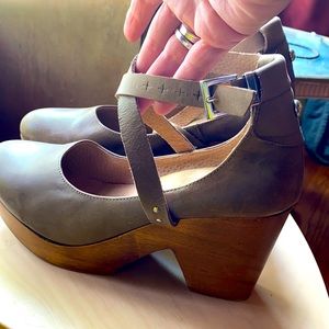 Free People Green Leather Chunky Wooden Mary Jane
